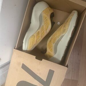 Kids Sneakers in Yellow and Gray